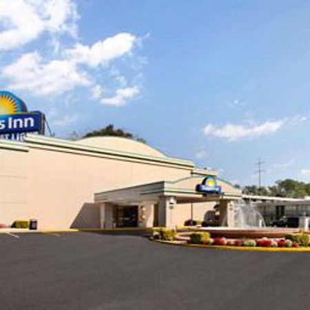 Days Inn By Wyndham Washington Dc/Gateway Exterior foto
