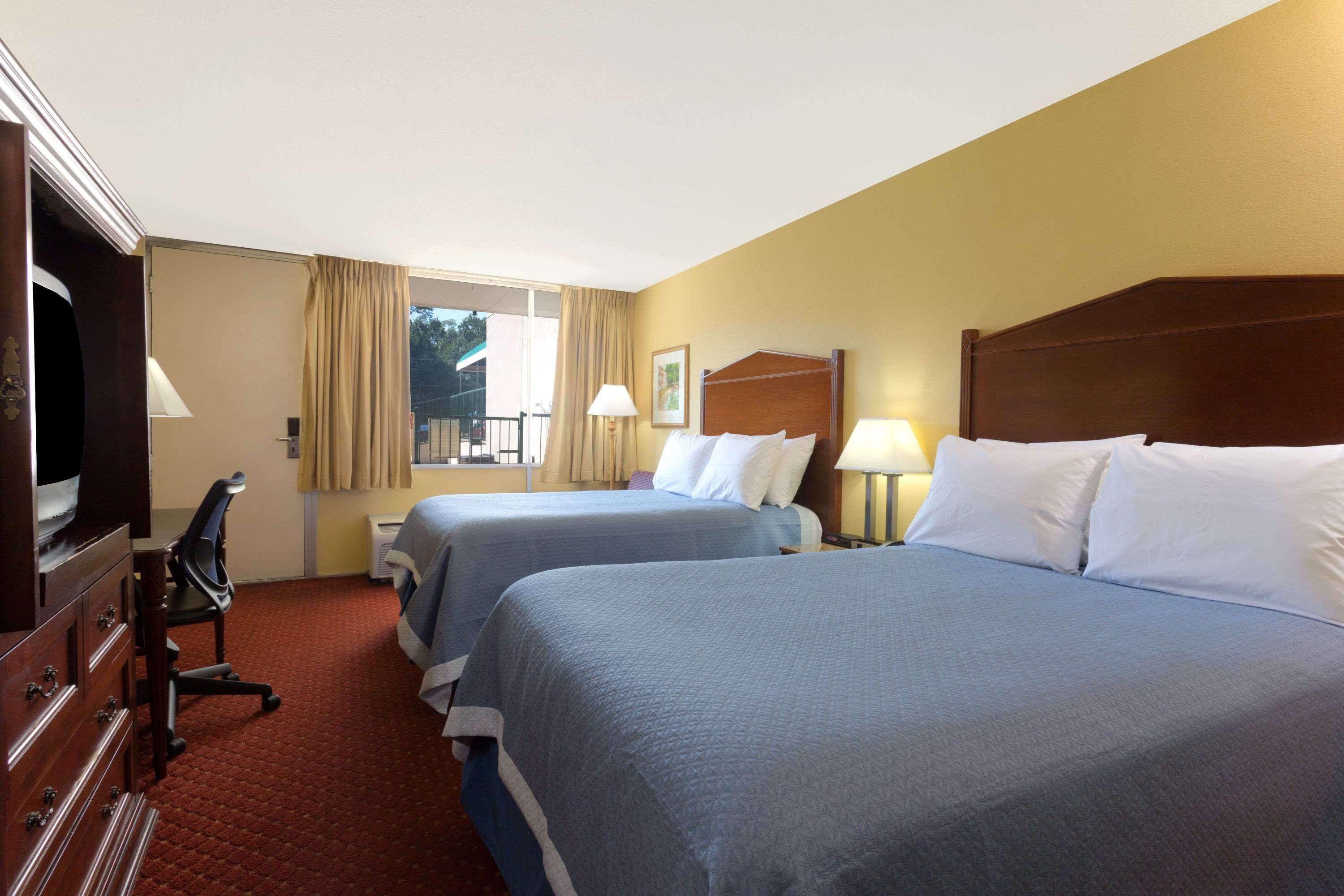 Days Inn By Wyndham Washington Dc/Gateway Exterior foto