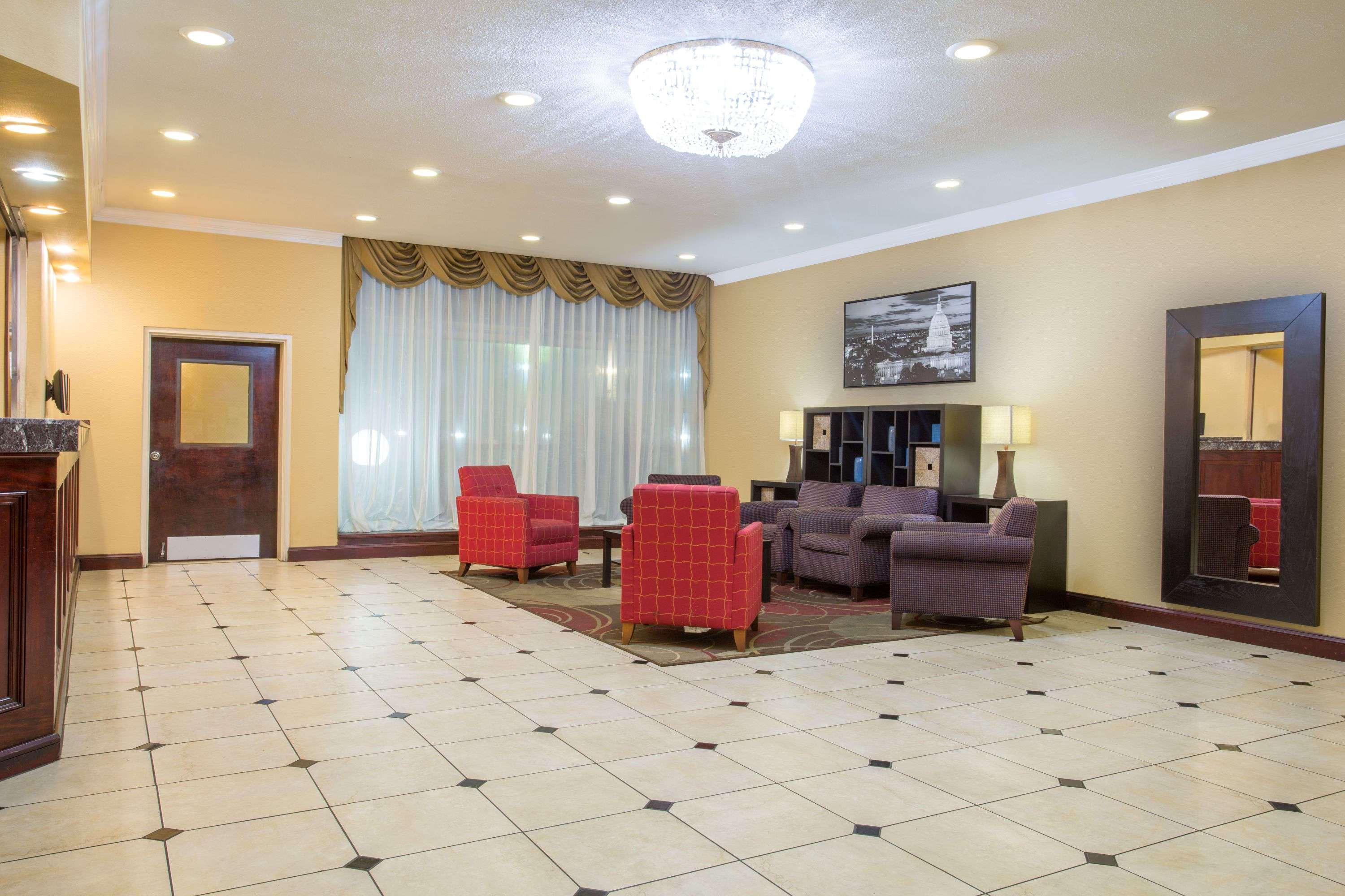 Days Inn By Wyndham Washington Dc/Gateway Exterior foto